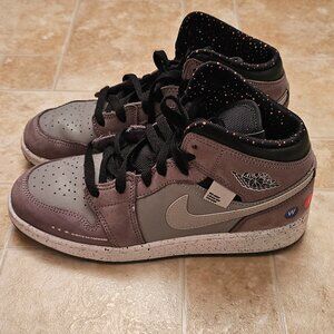 Jordan Mid Youth 5.5